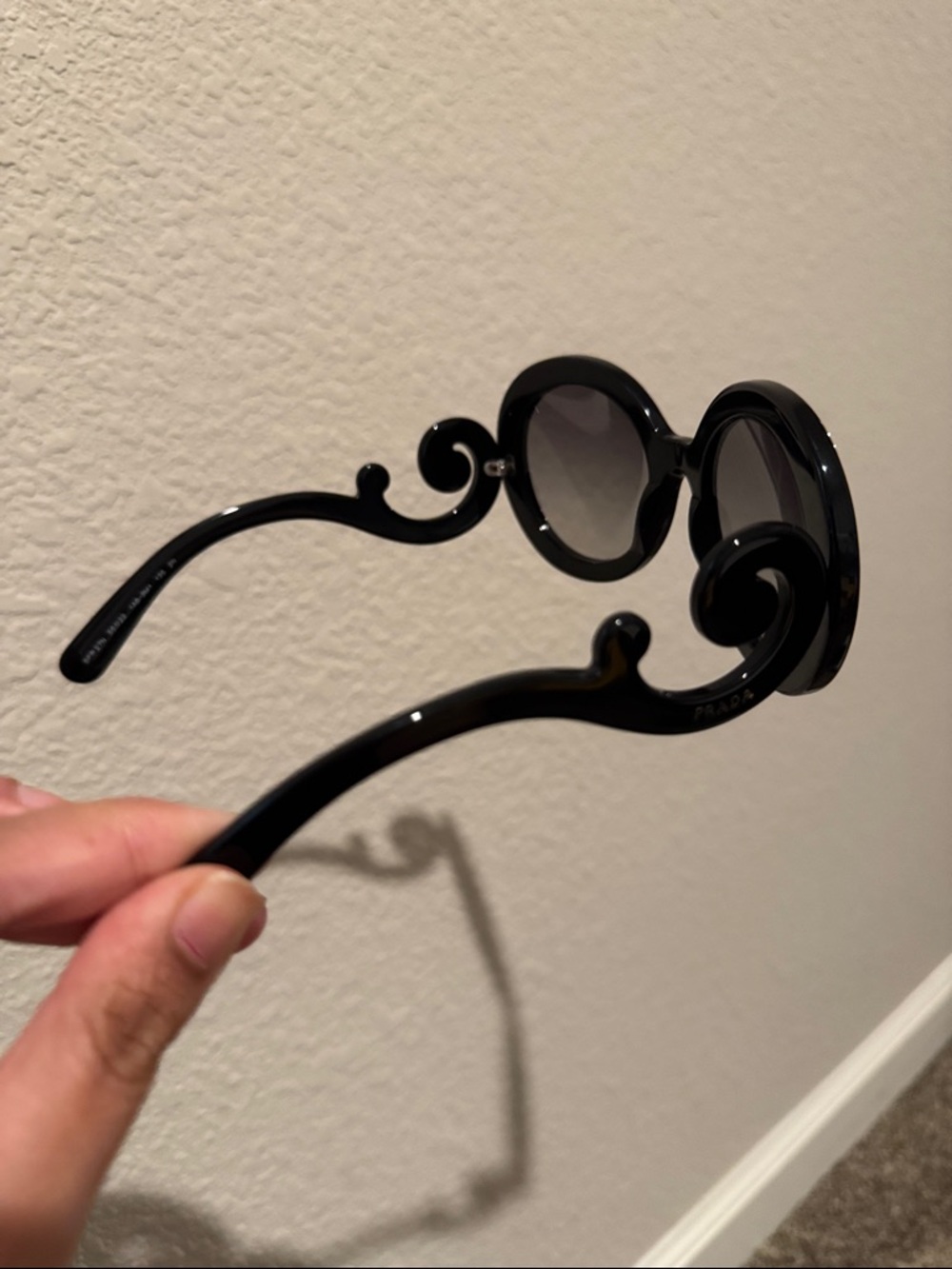 Authentic Prada round swirl sunglasses black - Picture 7 of 9